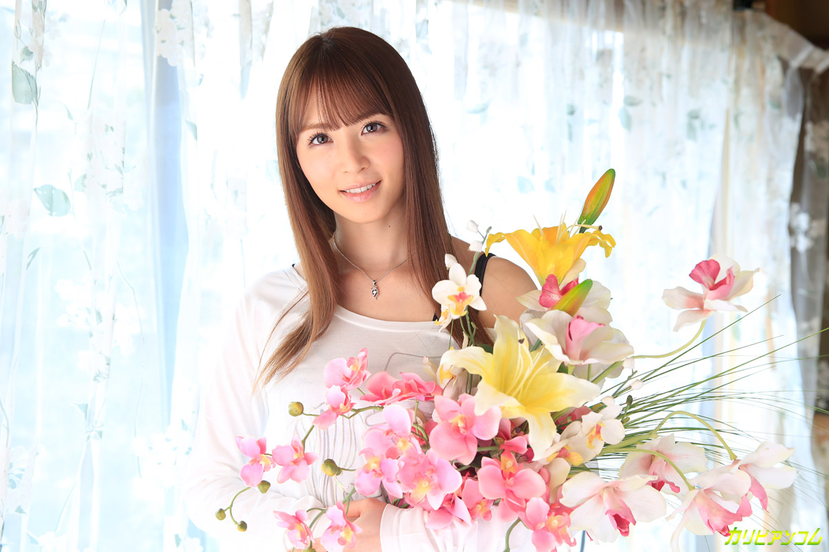 大橋未久 出演シーンの視線が印象的なカット